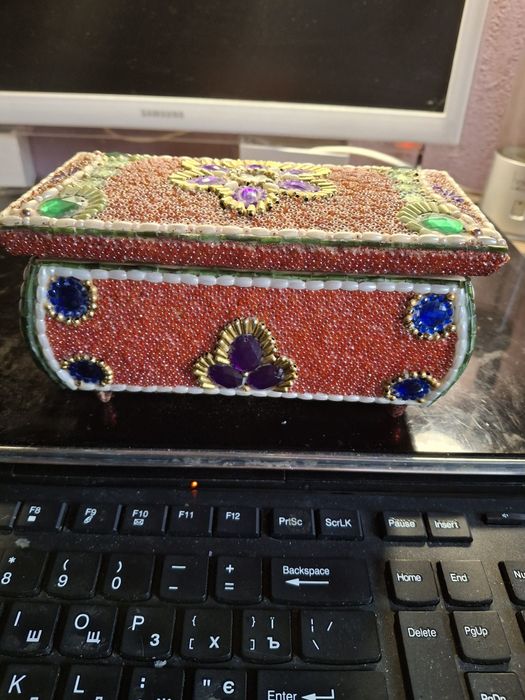 Скринька для прикрас.