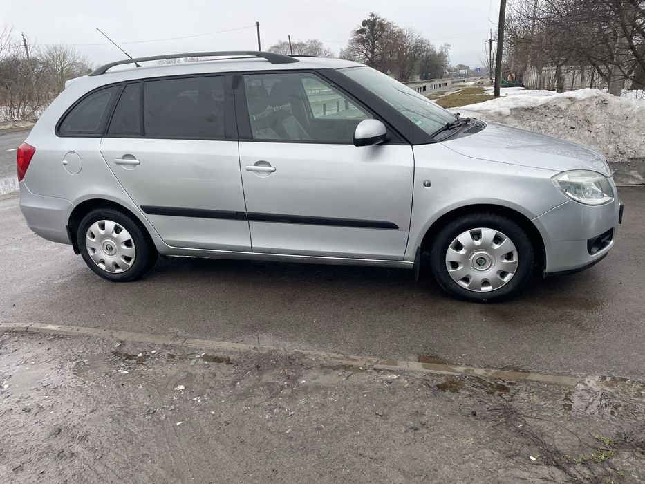 Автомобіль Шкода Фабія 2008року