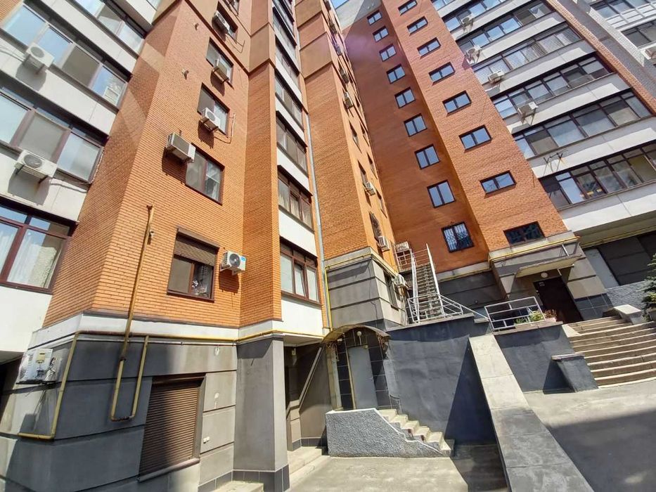 Магазин\офис в центре города (Херсонская ) Продам