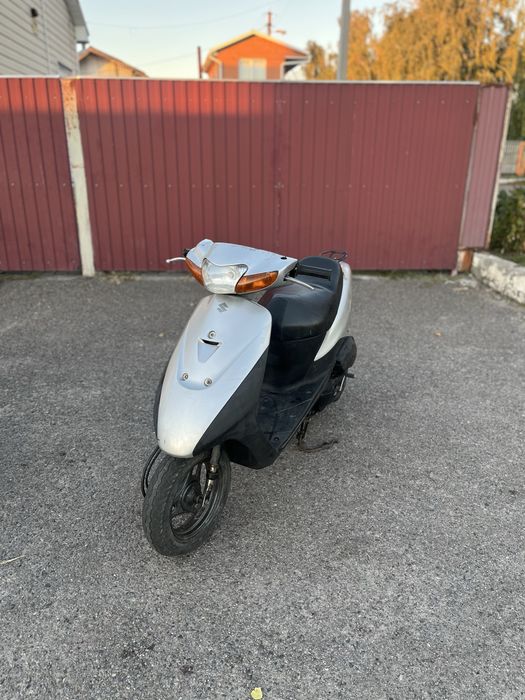 Скутер Suzuki lets 2