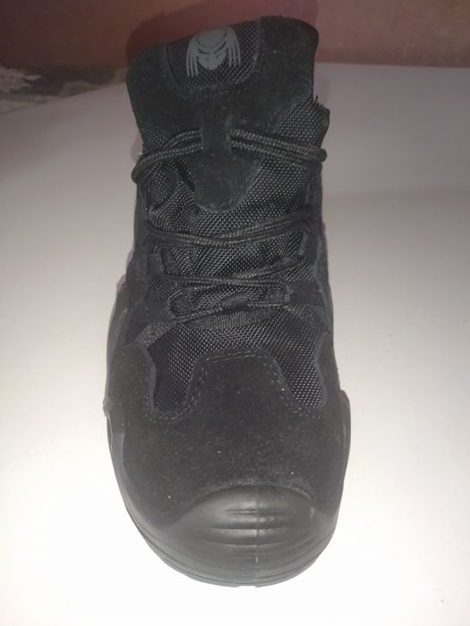 Тактические кроссовки чёрные 42 размер.