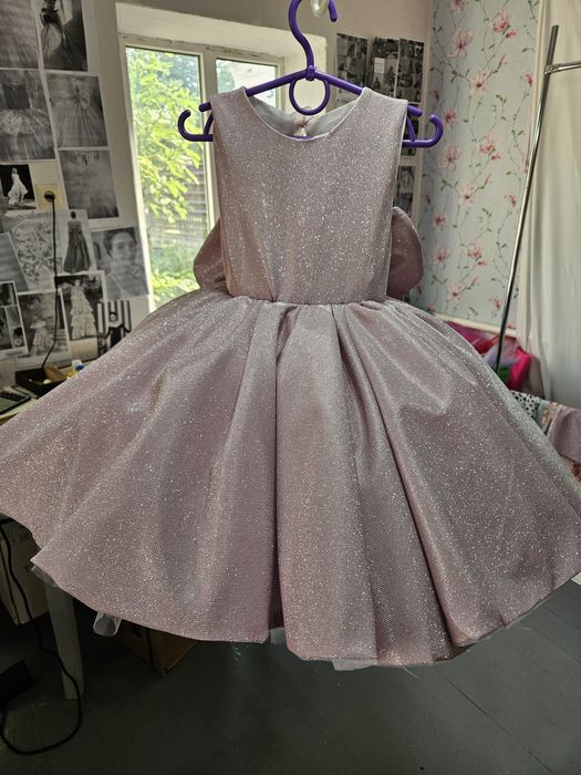 Плать на девочку 6-7 лет пышное блестящее платье на выпускной в садик