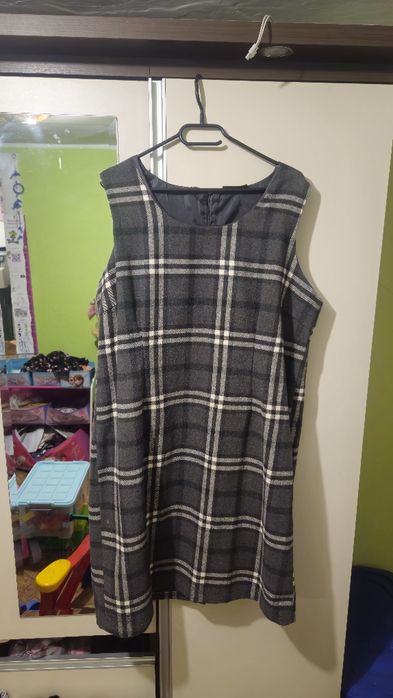 Sukienka w kratę r.46