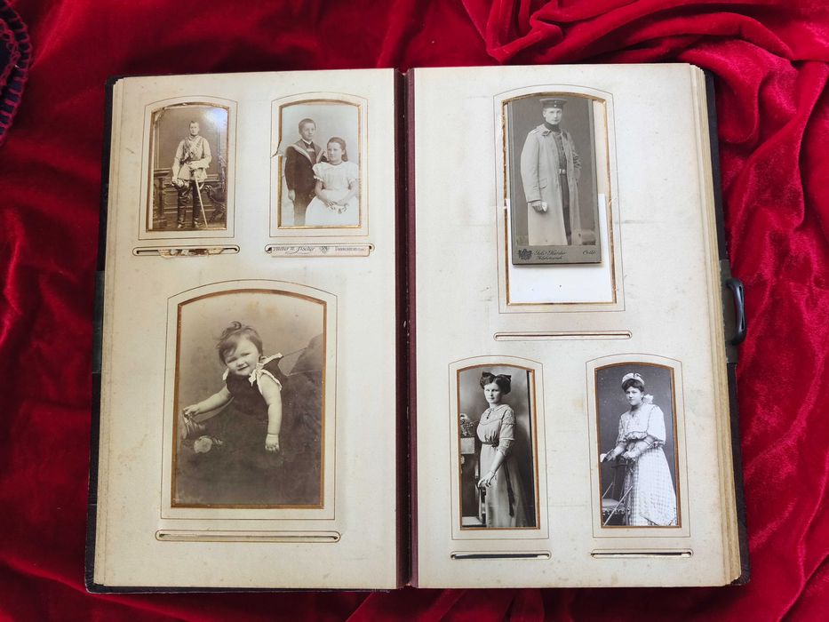 Antyczny, Secesyjny stary album ze zdjęciami. CDV.