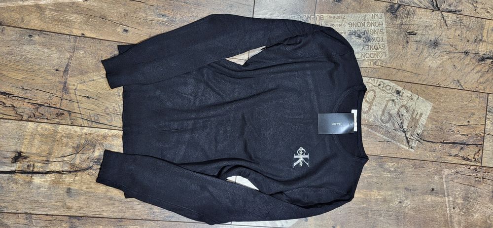 Czarny sweter damski logo jak kaszmir miękki milutki uni