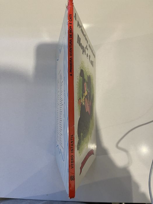 A Primeira Aventura de Hopi e Cati – Verbo Infantil