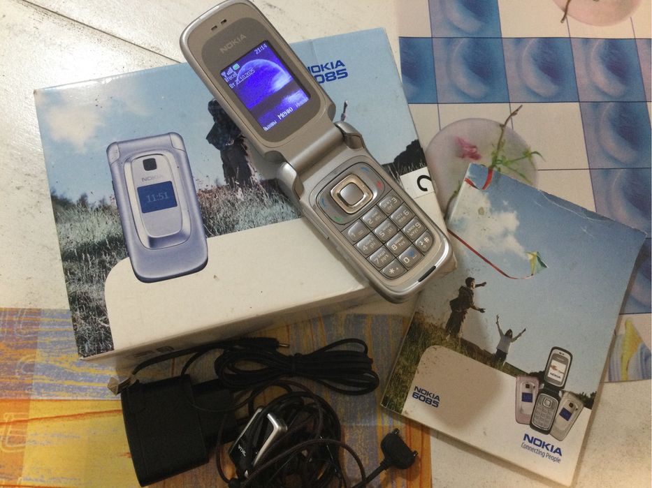 Nokia 5200 /6085 /5300 кнопочный телефон.