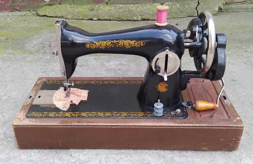 Продается швейная машинка СССР