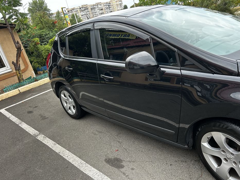 Продам Пежо 3008 1.6 HDI 2011