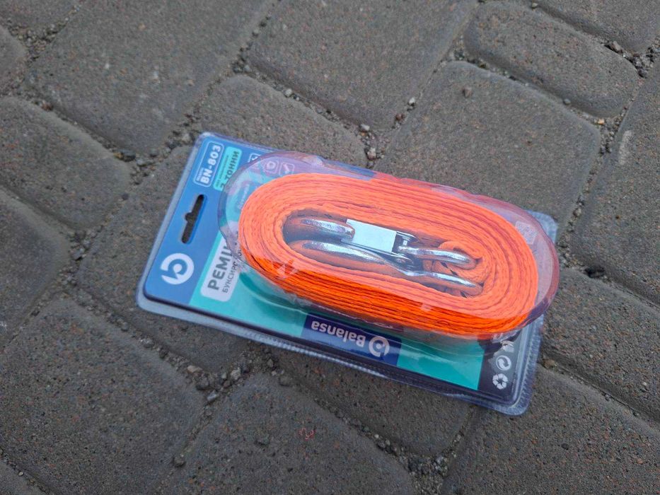 Набір автомобіліста - вогнегасник 0,5л аптечка трос знак сумка