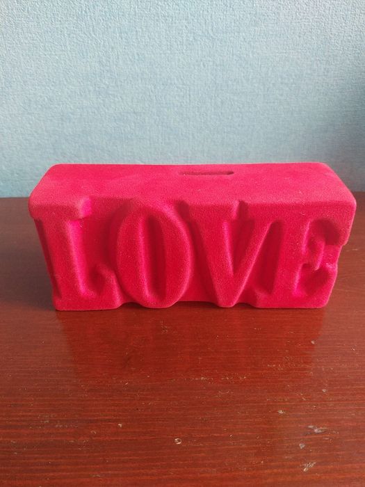 Копилка-подарок любимым LOVE