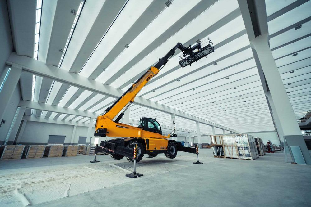 Wózek widłowy ładowarka teleskopowa z operatorem / usługi Manitka