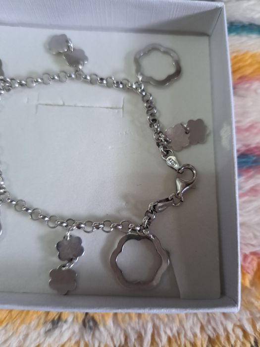 Pulseira em prata com pendentes