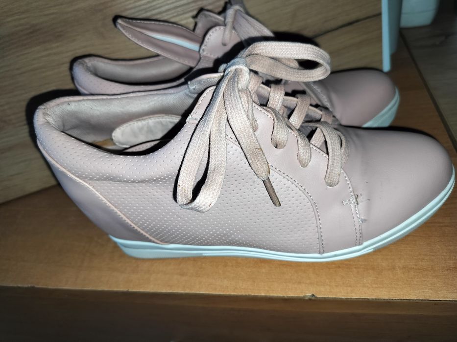 Buty na koturnie - r. 38