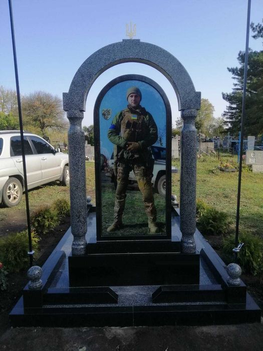 Пам'ятники з граніту. Пам'ятники гранітні. Гранитные памятники.