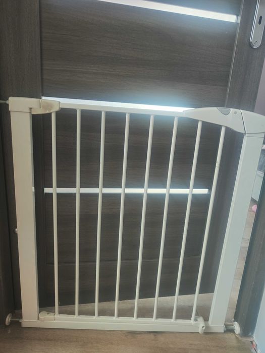 Barierka na schody Munchkin Maxi secure