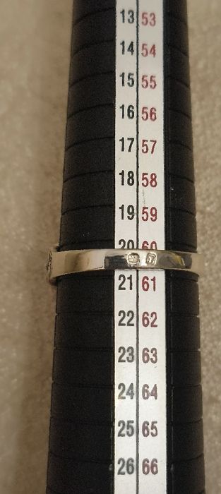 Anel antigo em prata com marcassitas e pedra verde