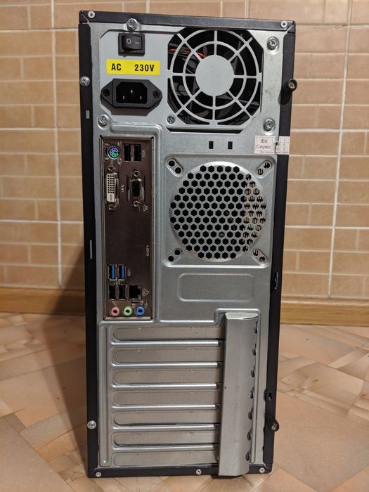 Intel соre I3 8100, 8GB ОЗУ DDR4, SSD 120 GB, HDD 1000GB.