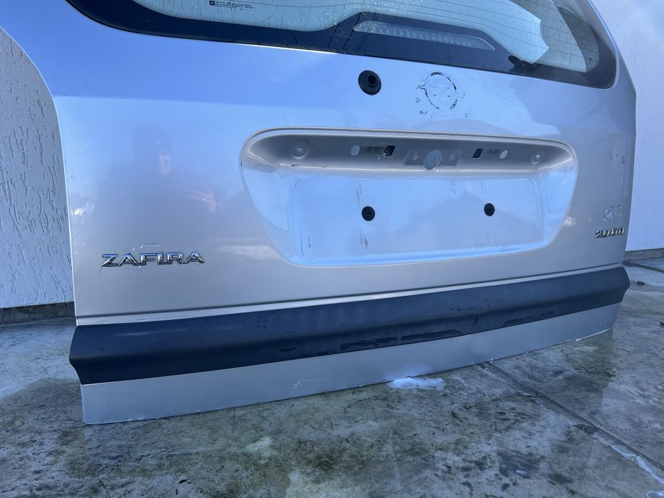 Задня ляда, кляпа, кришка багажника Опель Зафіра а. Opel Zafira A Z157
