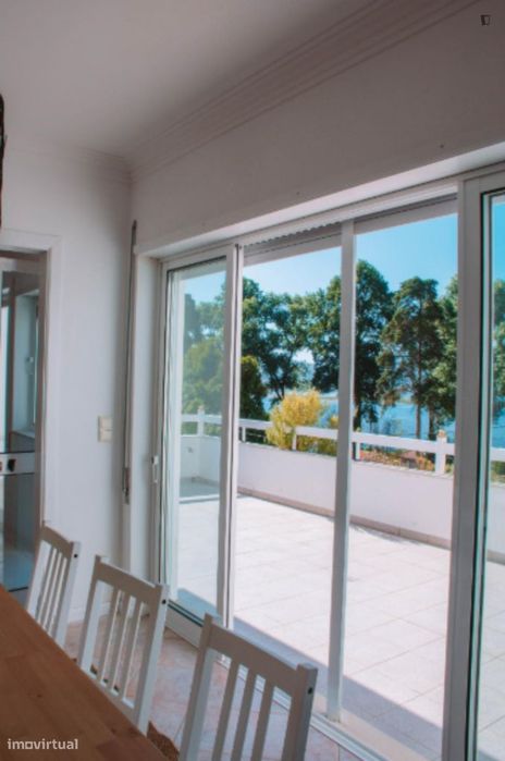Apartamento com 4 quartos - localizado em Viana do castelo