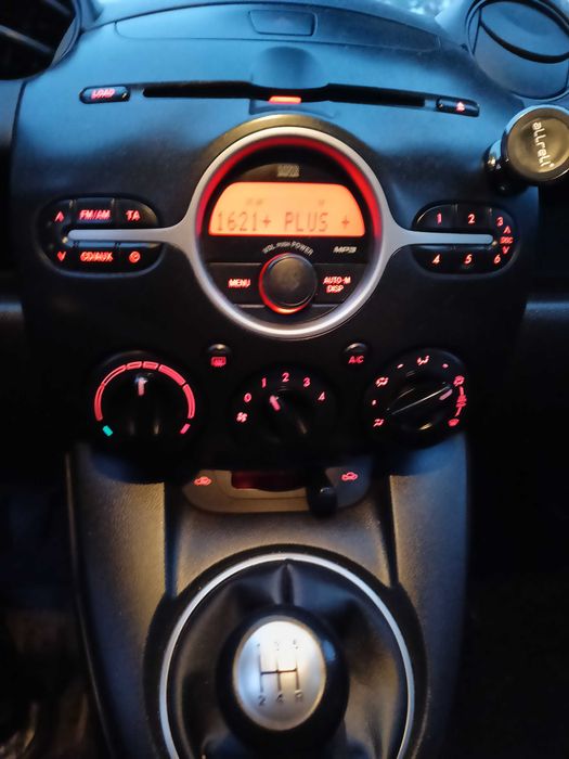 Mazda 2 1.3 2009r