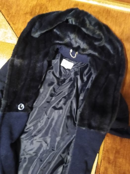 plaszcz welniany granatowy