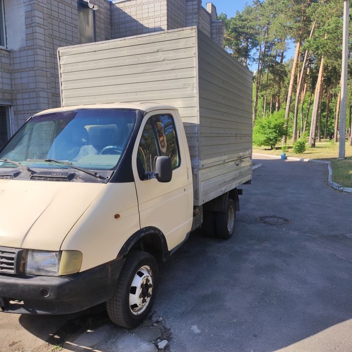 Продам своє авто Газ 3302. Фургон .