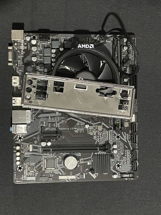 Zestaw GIGABYTE A520 / R3 3100 / 8GB DDR4