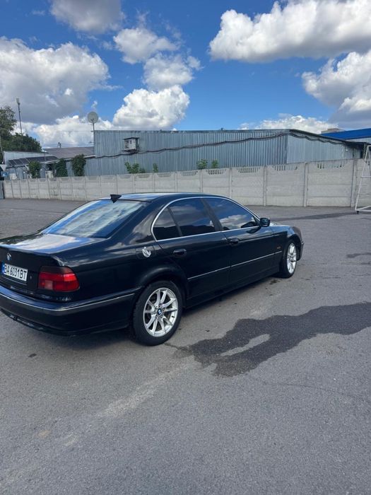 BMW  E39.