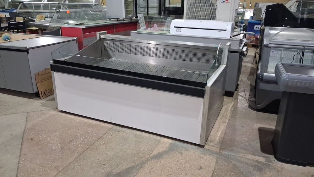 Вітрини холодильні ,Ларі морозильні, Шафи холодильні.