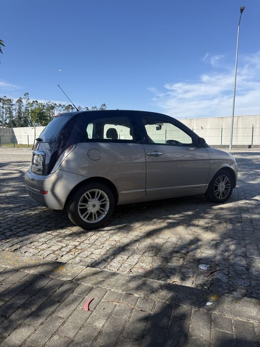 Lancia Ypsilon 1.3 Diesel Multijet de 75cv, do ano 2007.