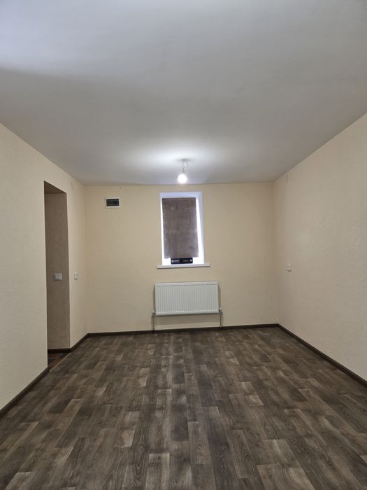 Продам  будинок для невеликої сім'ї по ціні 1 кімн. квартири.