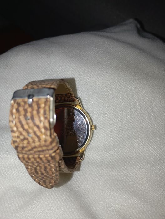 Relógio praticamente novo