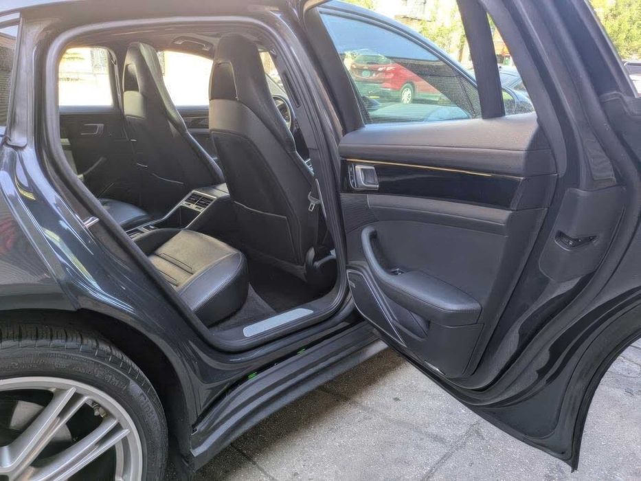 Porsche Panamera      2018