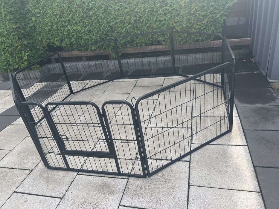 Вольер, загон, манеж для животных