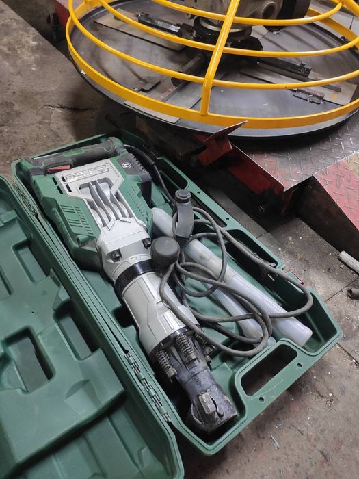 Відбійний молоток оренда/прокат