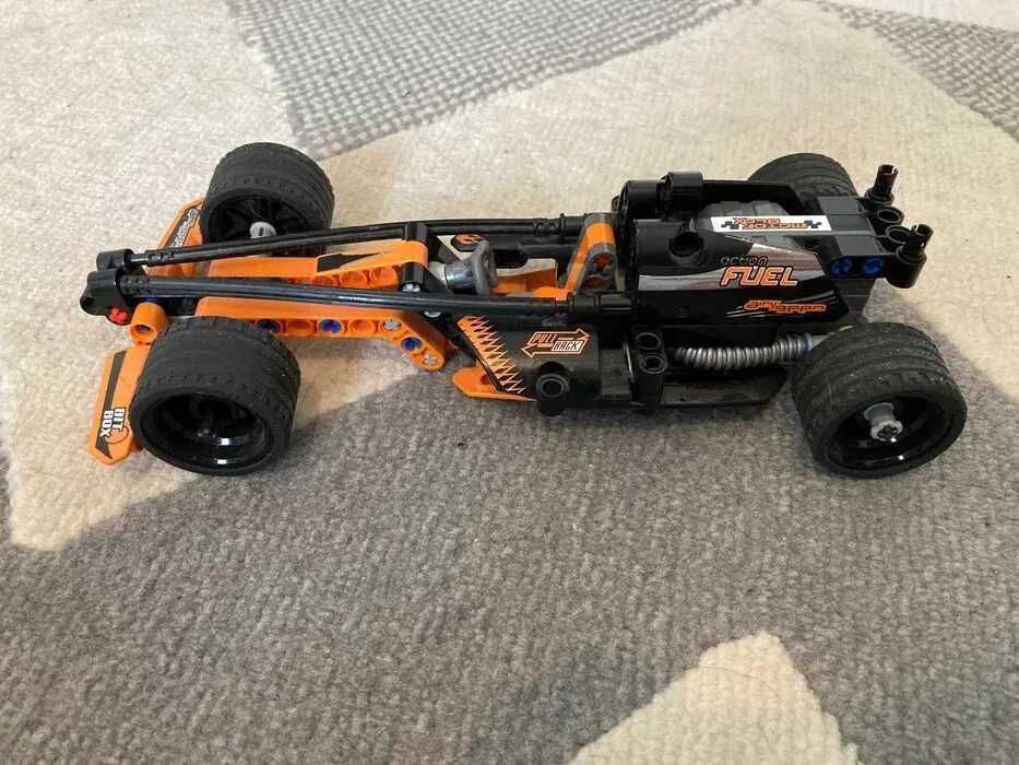 Samochód LEGO Technic czarny zdobywca dróg 42026