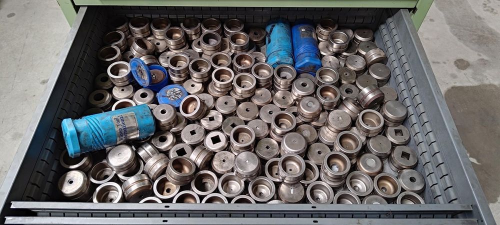 Narzędzia stemple matryce do wykrawarka Amada Thin Turret