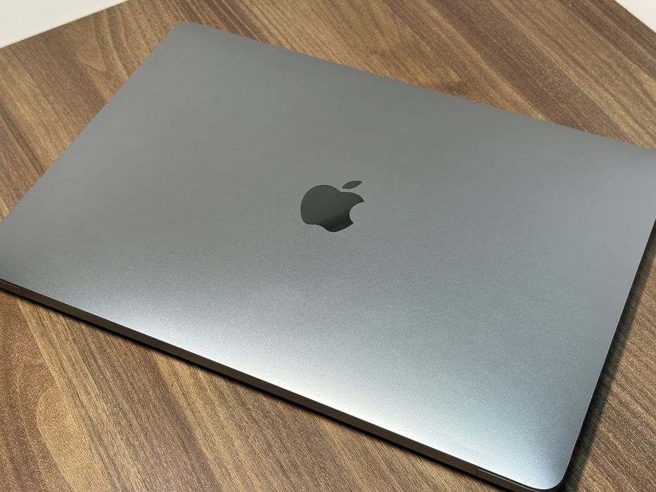 Macbook Air 13” Space Gray 8/256GB (A2337)