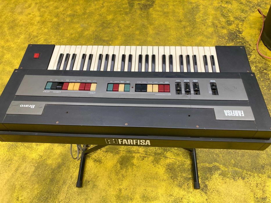 Orgao Farfisa- antigo