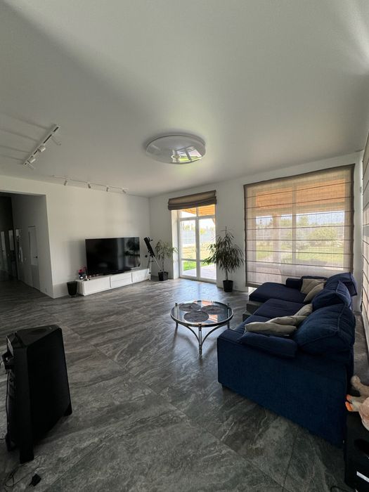 Здам будинок біля річки у Зазимʼї. Генератор !