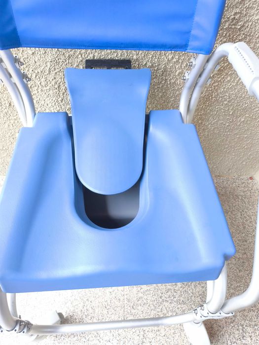 Cadeira sanitária e de banho Pacific – Ref.ª 54CDXPC46RR