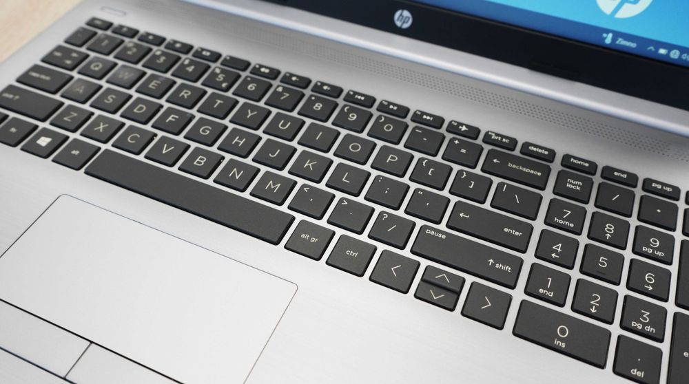 Laptop HP 255 G7 AMD A6-9225 Radeon RAM 4GB / SSD 256GB