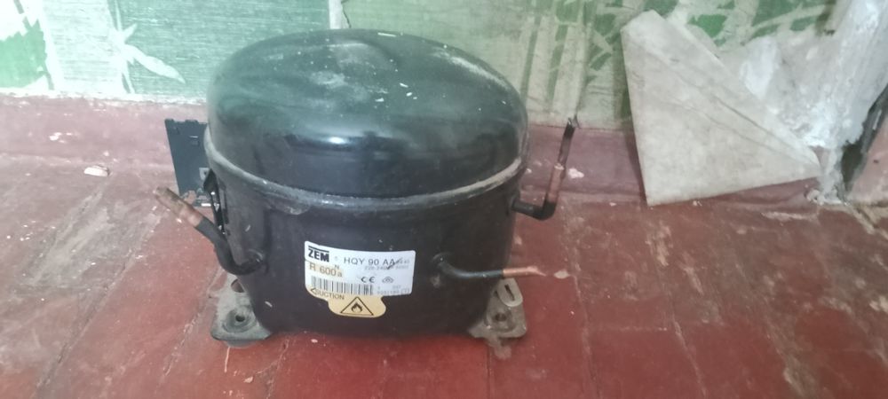 Продам компресор для холодильника