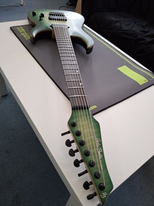 Harley Benton Amarok-BT EGNT Quilted Burst 7 
13