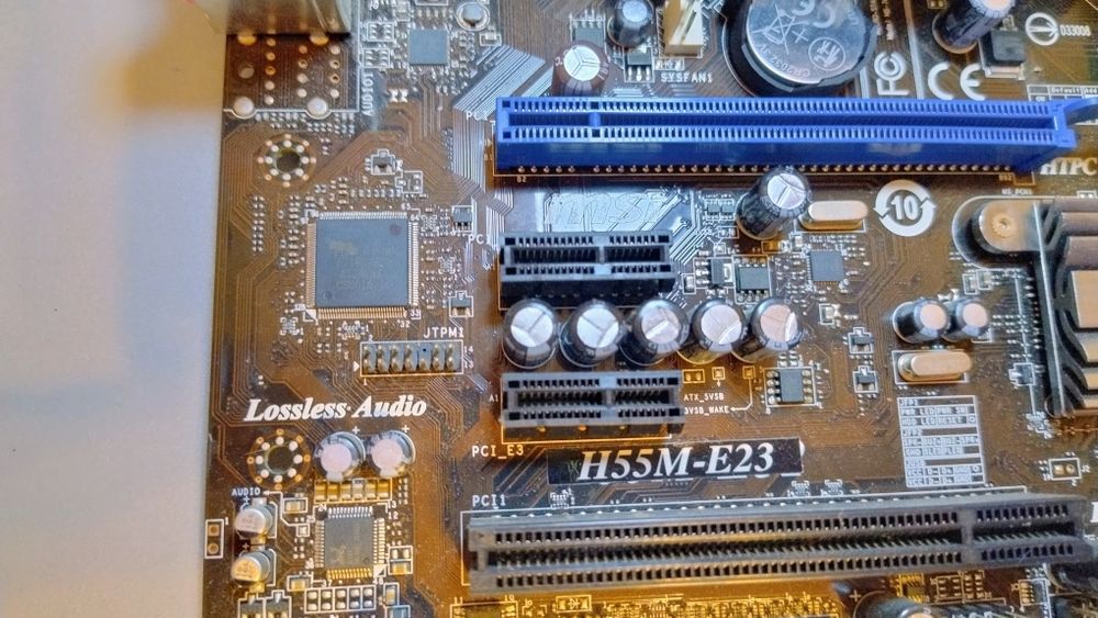 Комплект на socket 1156,MSI H55M-E23,i3-550 3.2GHz,2Gb опер.памяті