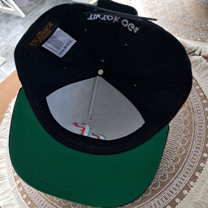 Czapka z daszkiem TikTok