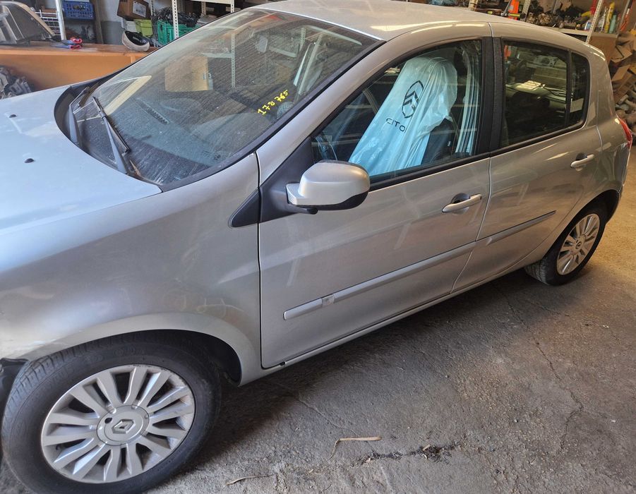 Renault Clio para peças