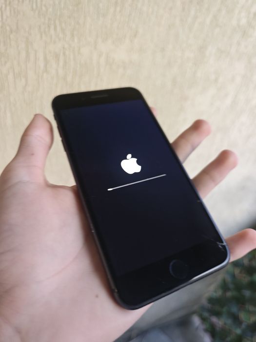 Iphone 8+ 64gb Stan dobry(oprócz wyświetlacza) Gniewino • OLX.pl