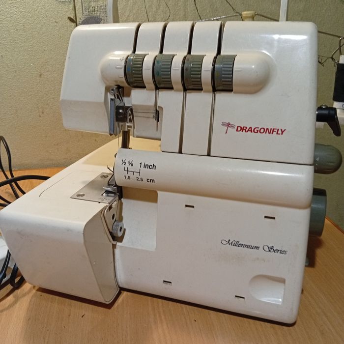 Продам ОВЕРЛОК Dragonfly
